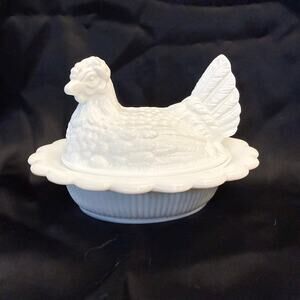 RARE Mosser Hen on Nest MILK GLASS (White) Full Size 6.5"